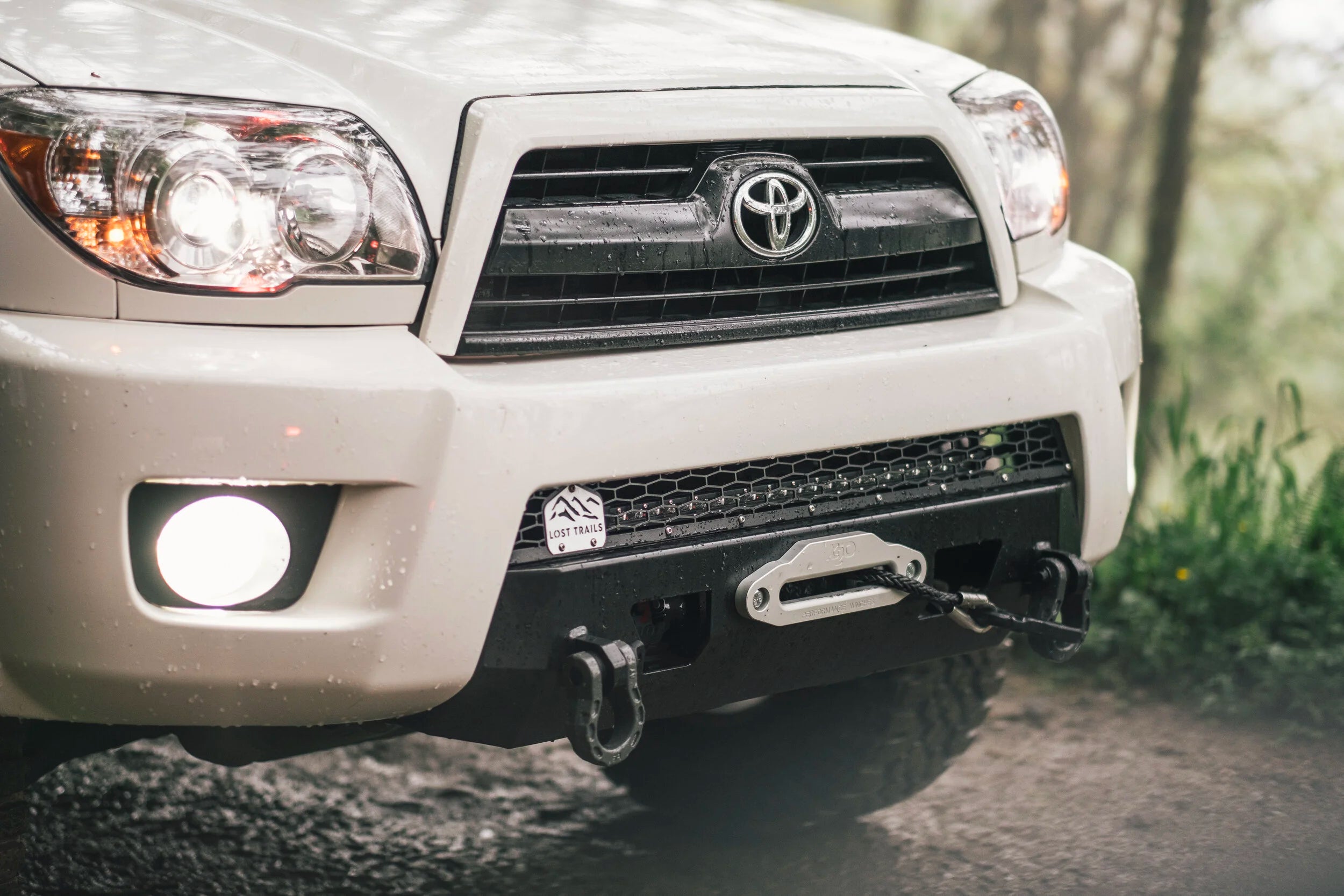 Toyota 4runner - 2006-09 Low-Profile Cut in Winch Bumper-SQ7822657